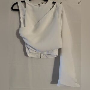 Zara Elegant Women’s White Asymmetrical Top, Small 
100% Polyester NWT